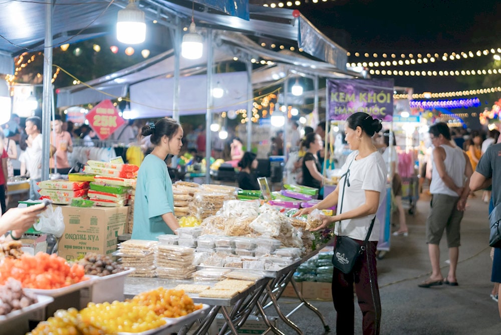 The Sam Son Night Market offers an unforgettable experience that captures the essence of this coastal city